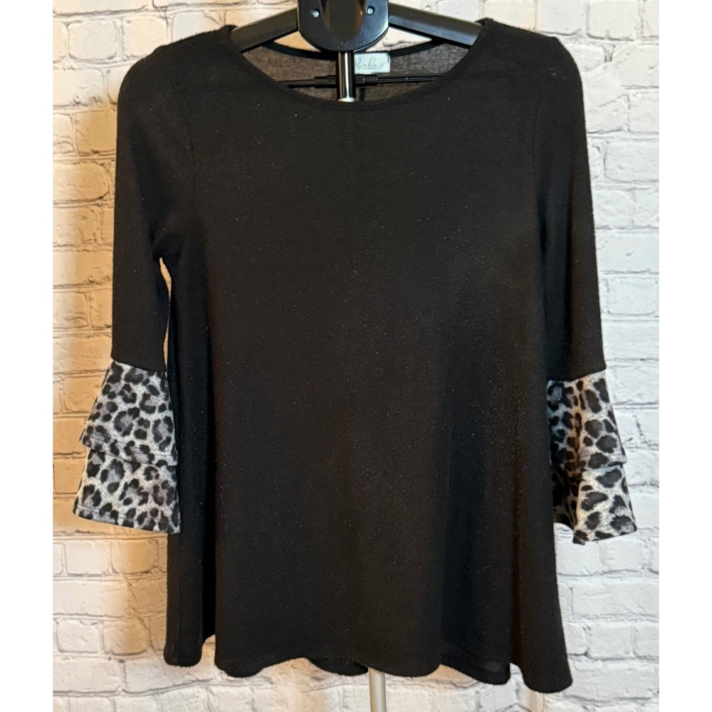 Riah Fashion Black Leopard Print Tiered Ruffle Sleeve Knit Tunic Top Medium